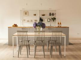 Holiday Apartment In Manor House On Rügen, hotel Poseritzben