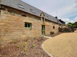 Stunning Holiday Cottage in Neulliac