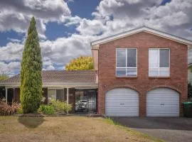 Spacious 4BR Family Home - BBQ Fast WiFi 6min to Launceston CBD