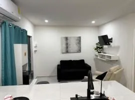 Modern 2-bedroom apartment, cool and safe2