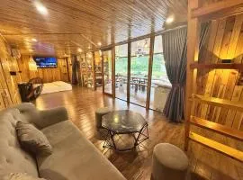 2 romantic bedrooms, 1 living room, pickleball