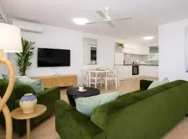 Modern 2 Bedroom Apartment near Mater Hospital , Pimlico Townsville