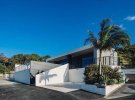 Luxury Villa Maeda 2, отель в Онне