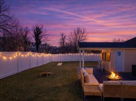 3BR Beach House | Fire Pit & Bar | Steps to Beach, hotel Long Branchben
