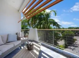 2 Bedroom Top Floor Parap Delight New to Market