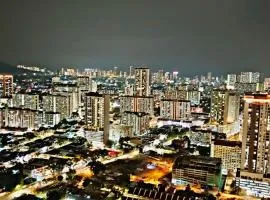 Stylish Luxury3BR Apartment City Skyline View 10