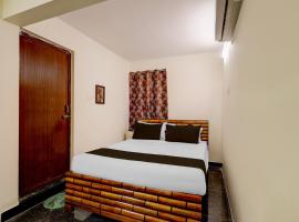 Collection O Perungulattur Railway Station Formerly Sri Varahi Inn, hotel in Perungalathur