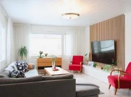 Villa Rimppari Spacious and stylish apartment for up to 9 guests, perfect for groups and families visiting Oulu