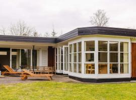 Summerhouse in Gilleje, viešbutis mieste Gilelejė