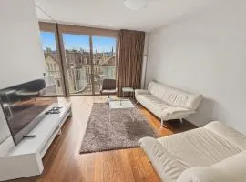 Comfortable 1BR flat at great location - Baron 44