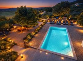 Kuća za odmor Lucija, Hotel in Vrana