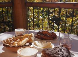 Casa sull'albero La Quiete in Piemonte, hotel din Pamparato