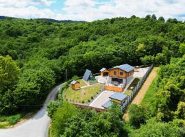 Holiday Home Zeleni Brijeg by Villas Guide, hotel sa Petrinja