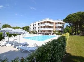 Comfy flat with shared swimming pool