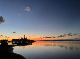 Lake Macquarie holidays, hotel a Marks Point