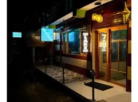 Lake Daze Cafe Stay Jibhi