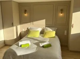 Chambre et salle de bain avec son entrée privative