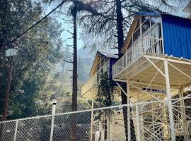Treehouse by the lake: Bhimtal şehrinde bir otel