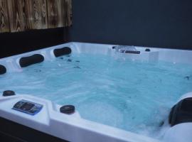 Juloft Private Suite - 4-Sterne Luxusloft mit Whirlpool & Sauna, Hotel in Opladen