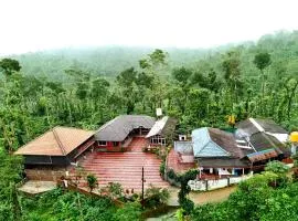Coffee Crown Homestay - 1km to Falls, Home Food, Estate, Pvt Rooms, Villa,