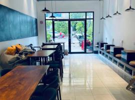 Hostel Of Witcher، فندق في فيينتيان