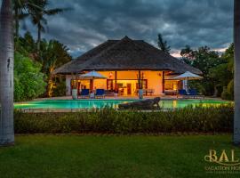 Villa Agus Mas - Serene & calm beachfront villa!, hotel a Banjar