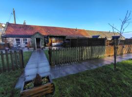 West Stable Cottage، فندق في Cameron