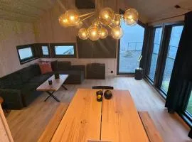 Sunset Island Retreat, Ocean Cabin with Hot Tub