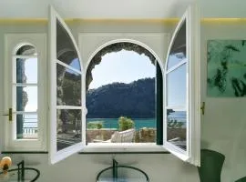 The Stone Pine House - Paraggi