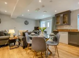 2 Bed in Child Okeford oc-w35000