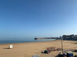The Clay House Seafront Apartment - 3 Bedrooms