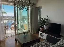 Cozy Modern Apartment for 3 - Near Mall of Tripla