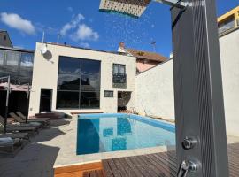 5 Crowns - Osijek - Free EV - Self check in - Pool, Hotel in Osijek