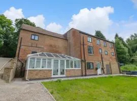4 Bed in Swindon oc-b37205