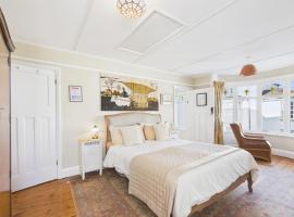 Room with a View at Anchor Down Cottage, Hotel in Ryde