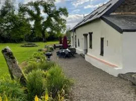 Gîte Madeleine, 4 bedrooms, 2 bathrooms, family friendly, swimming pool