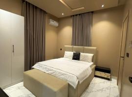 Nook Properties, hotel u gradu Ikuata