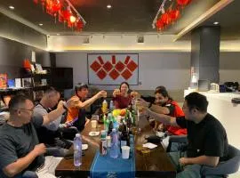 Guilin Yangshuo Emoji Youth Hostel-West Street Li River Yulong River Variety Activities