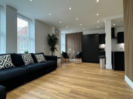 Stylish Coastal Apartment near Crosby Beach & Liverpool, hotell i Waterloo