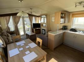 Cleethorpes Beach Haven - Broadland Drive, hotel a Cleethorpes