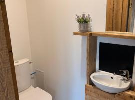 Studio charleureux et cosy, hotel a Sceaux-dʼanjou