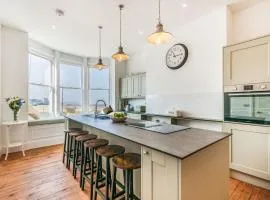 5 Bed in Margate oc-86551