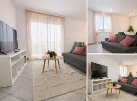 La maison du Voyageur - au pied de la gare de Nîmes