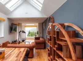 Schoolhouse 1 Cottage by Fairy Pool