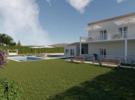 Neuf ! Ouverture juillet 2026 L'Arcadia, Suites avec piscine face au mont Ventoux, hotel i Crestet