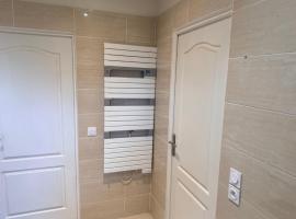 Standing appartement F3 pierrelaye, Hotel in Pierrelaye