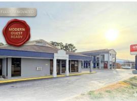 OYO Hotel Williamston, hotel i Williamston