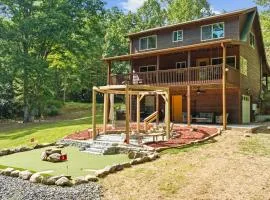 Less Than 1 Mi to Lake Blue Ridge Forest-View Gem with Deck