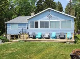 Walk to Pigeon Hill Bay: Coastal Maine Cottage