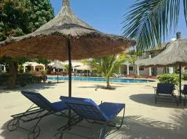 Apartamento en Saly, céntrico, con piscina y al lado de la playa